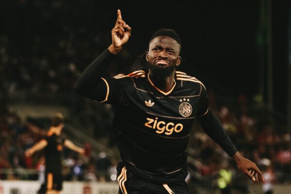 Ajax golpeó en Suiza y quedó a un paso de la fase de liga de la Conference League