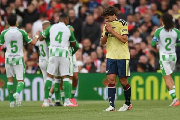Betis de Pellegrini da un golpe de autoridad y vence al Arsenal en la pretemporada