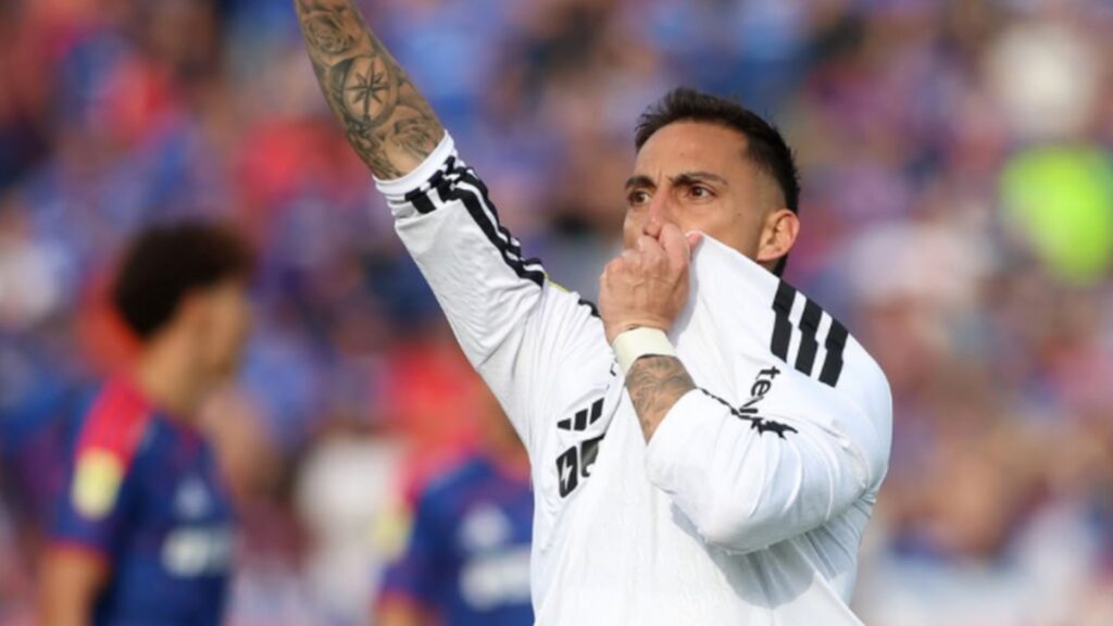 Colo Colo golpea en el Superclásico: vence a la U y se escapa en la cima