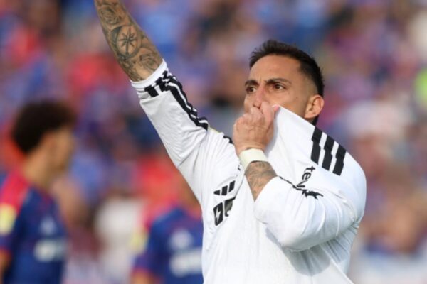Colo Colo golpea en el Superclásico: vence a la U y se escapa en la cima