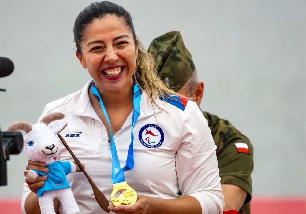 Katherinne Wollermann hace historia y se consagra tricampeona mundial de para canotaje