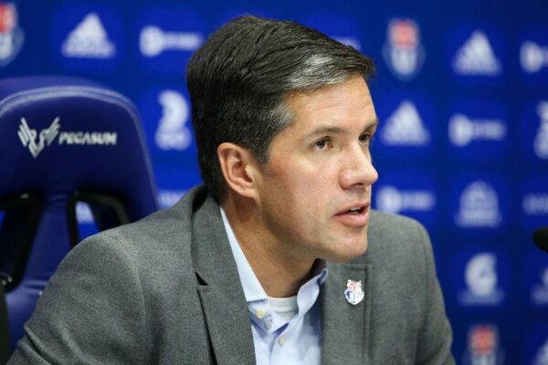 PDI detecta primer vínculo financiero entre Michael Clark y Patrick Kiblisky en la compra de Azul Azul