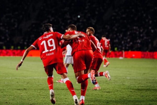 Twente logra una remontada agónica y se mete en la Conference League