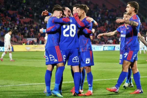 Universidad de Chile venció a Palestino y se mantiene como escolta de Colo Colo