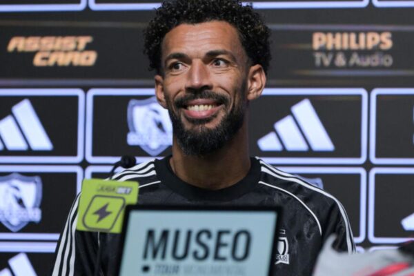 Vozinha fue presentado en Colo Colo: “Siempre creí que era jugador de un equipo grande”
