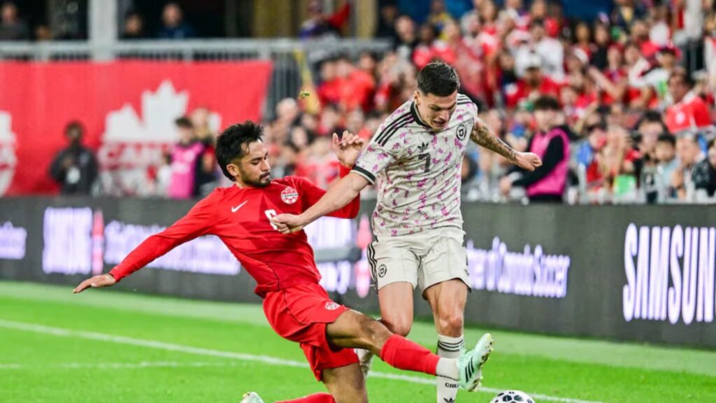 Chile cayó ante Canadá en Toronto y terminó con nueve jugadores