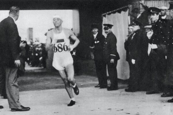 Manuel Plaza, el hombre que corrió hasta la primera medalla olímpica de Chile