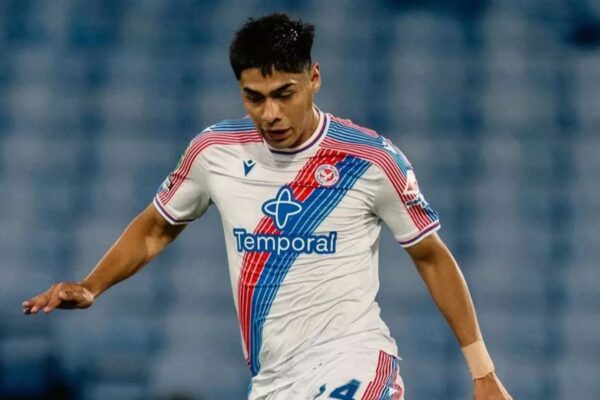 Darío Osorio tuvo su primera titularidad en triunfo del Crystal Palace por la Carabao Cup
