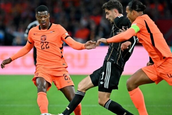 Países Bajos rescató un empate ante Alemania en el debut de Xavi Hernández y Jürgen Klopp