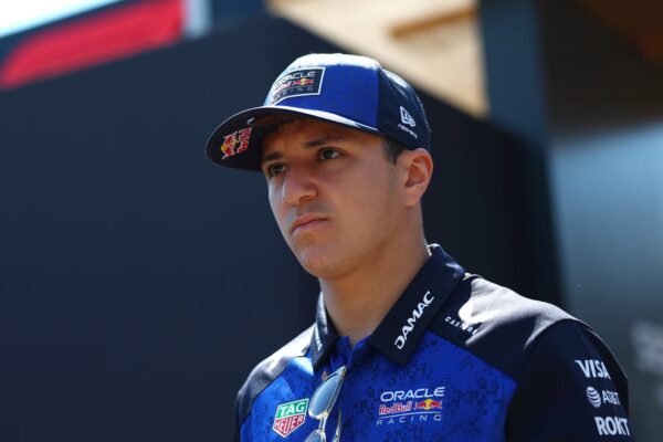 Isack Hadjar regresa a la Fórmula 1 en el Gran Premio de Azerbaiyán