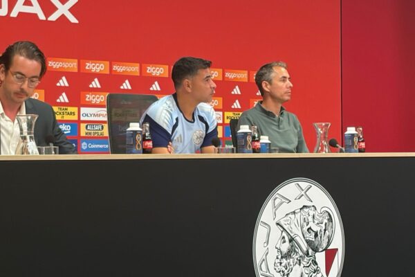 Ajax recibe al PSV en el primer gran desafío de la temporada