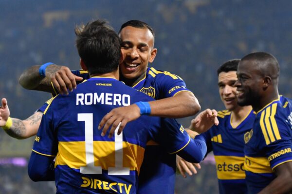 Boca volvió al triunfo con los chilenos como titulares ante Central Córdoba