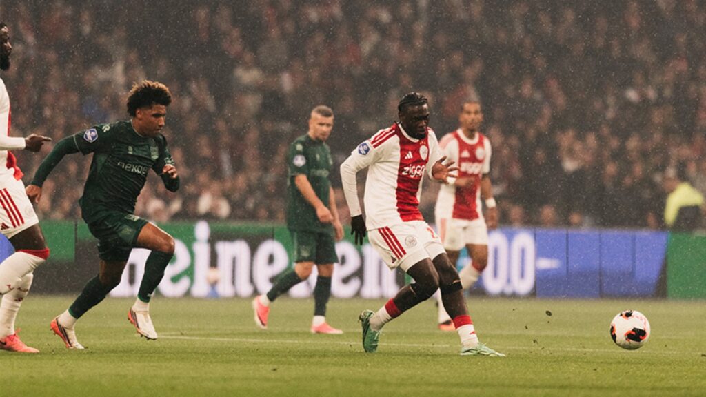Ajax vuelve a tropezar en casa y empata ante el NEC por la Eredivisie