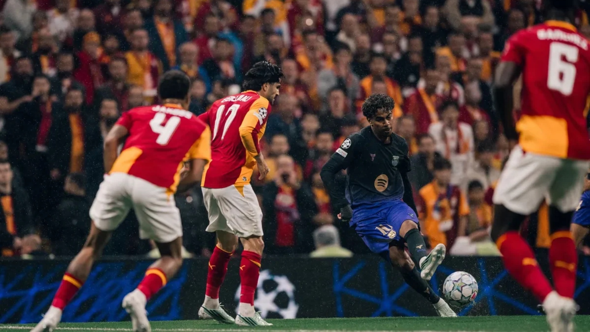Barcelona remontó ante Galatasaray y goleó en Estambul por la Champions League