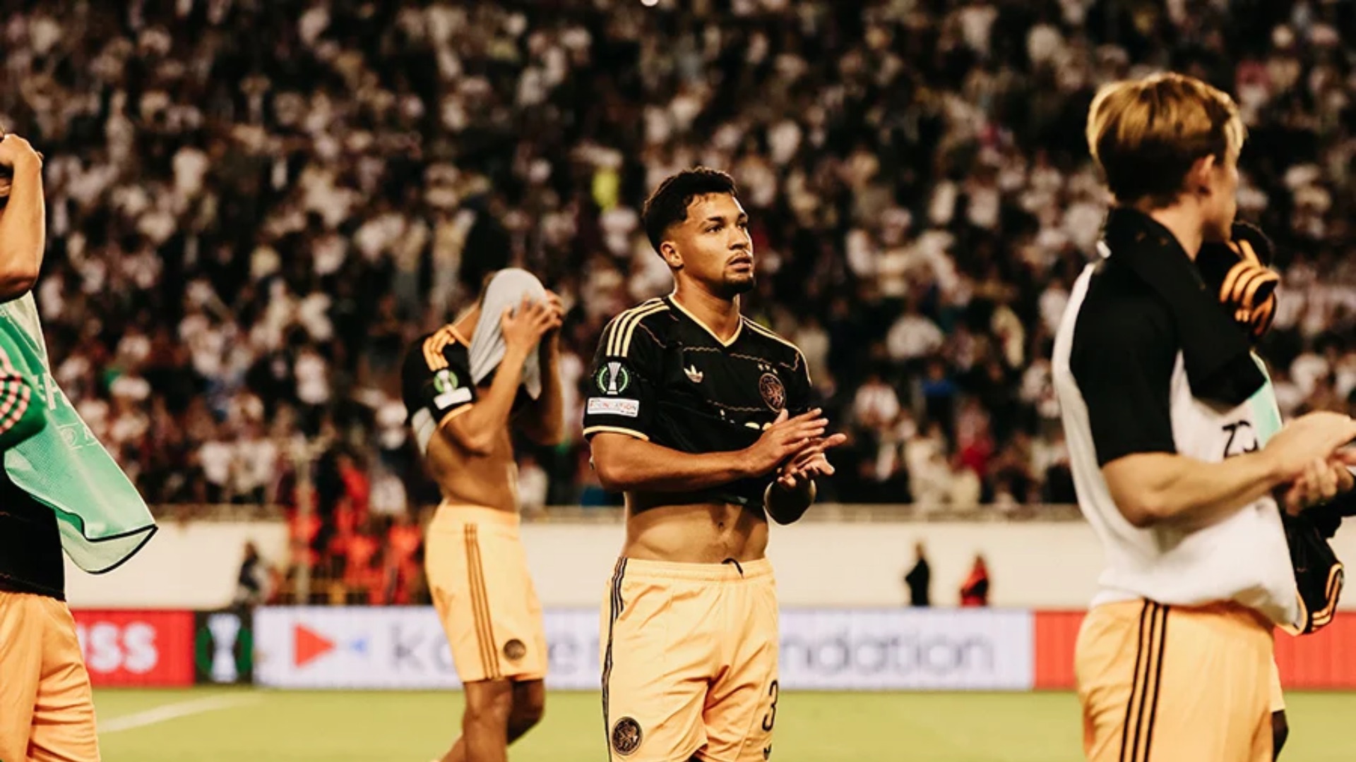 Ajax arranca con el pie izquierdo y cae ante Hajduk Split en la Conference League