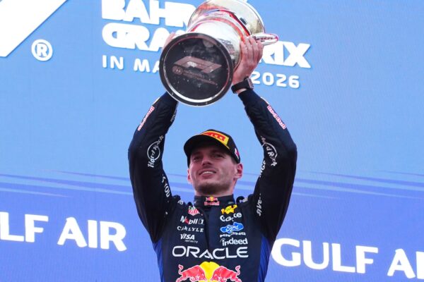 Verstappen vuelve a ganar en una caótica carrera de Fórmula 1 en Malasia