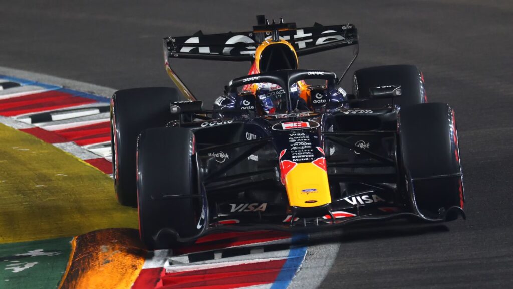 Max Verstappen conquista la pole en Singapur y alcanza las 50 clasificaciones ganadas en Fórmula 1